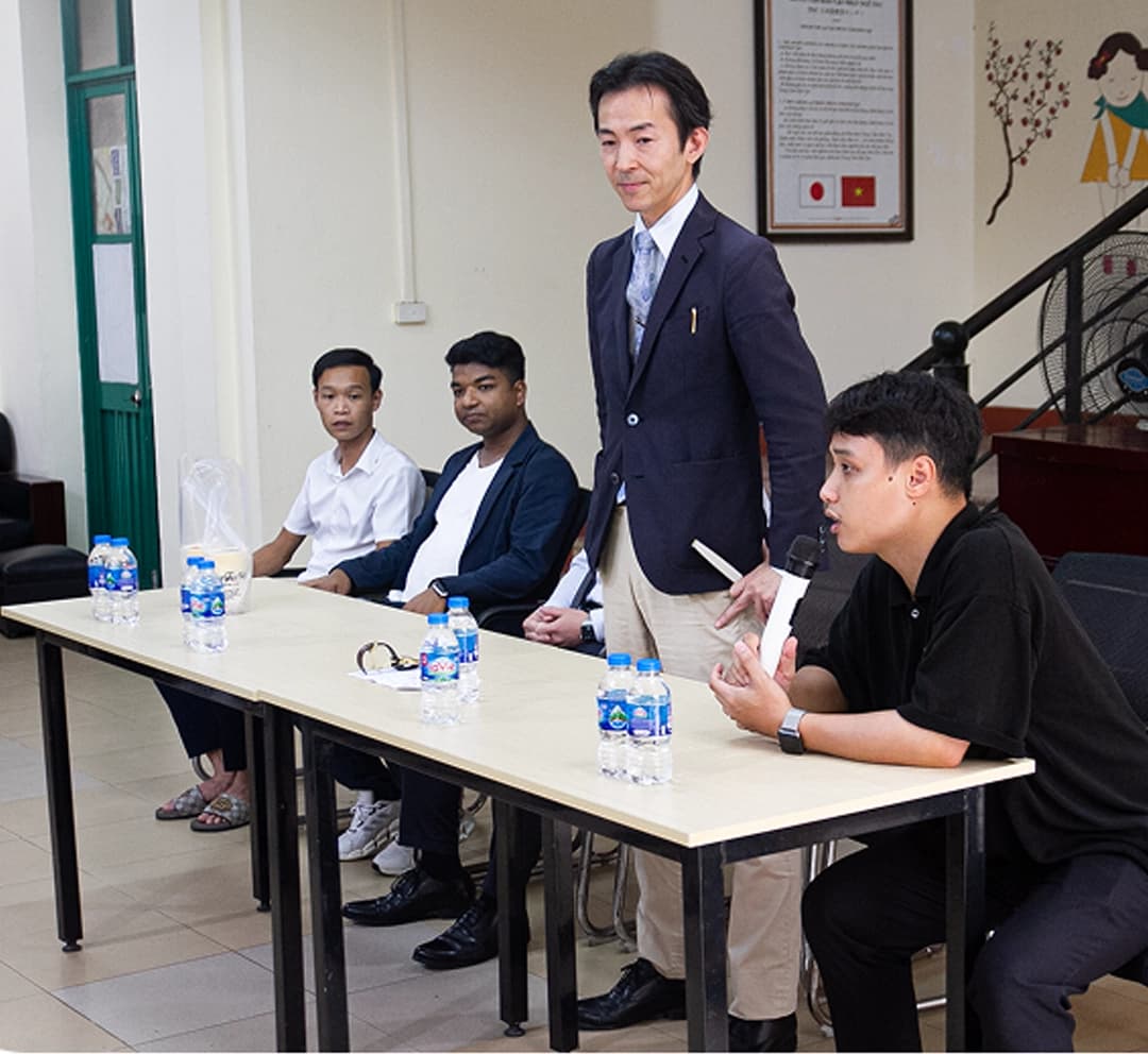 Hoạt động HelloJob 4